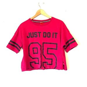 Nike Just Do It 95 Hot Pink and Black Crop Top T-Shirt. Size Medium.